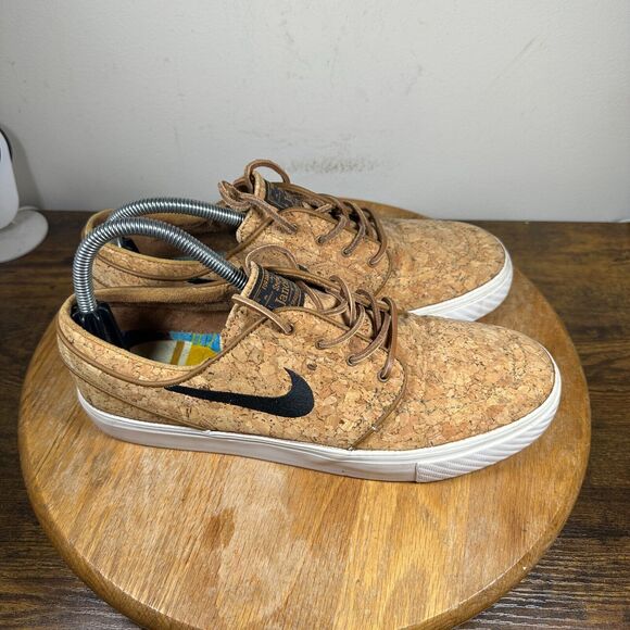 nike sb janoski size 9